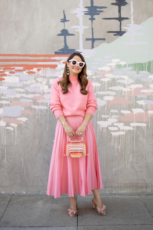 Go One Step Further And Make Your Outfit Entirely Comfy With a Sweater